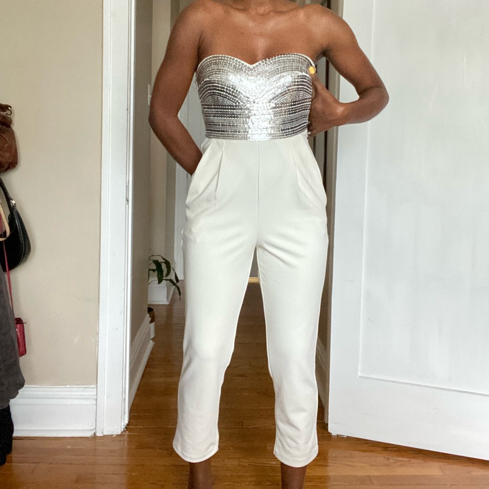EXPRESS WHITE NWOT EMBELLISHED JUMPSUIT SIZE 2 strapless